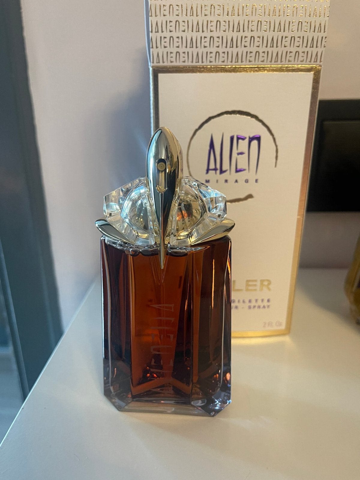 Alien mirage discontined 60ml NIEUW, Ophalen of Verzenden, Nieuw, Parfumfles, Gevuld