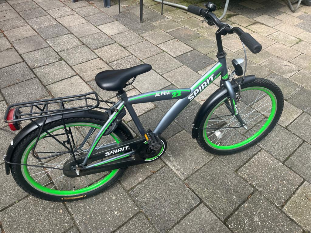 Spirit Alpha jongensfiets 22 inch - groen/grijs, Fietsen en Brommers, Fietsen | Jongens, Ophalen, Terugtraprem, 22 inch, Gebruikt
