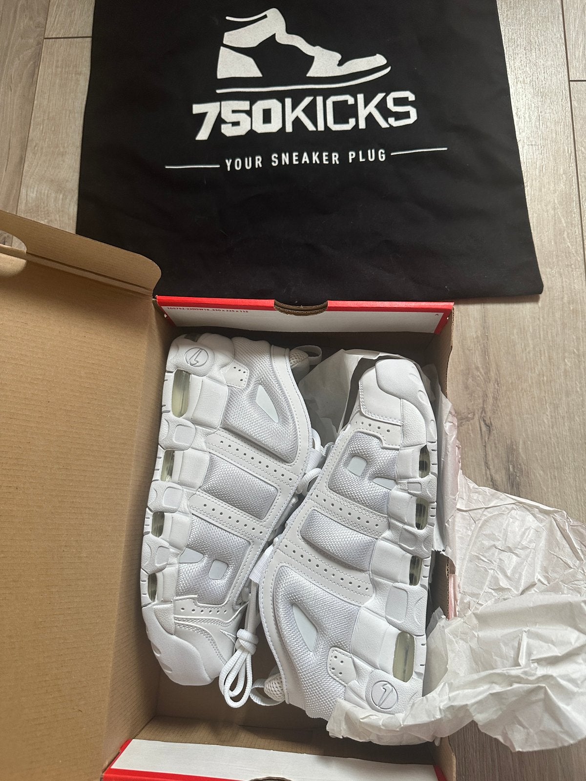 Nike Air More Uptempo Low Triple White FZ3055-100 Maat 40,5, Wit, Nieuw, Ophalen of Verzenden, Sneakers of Gympen