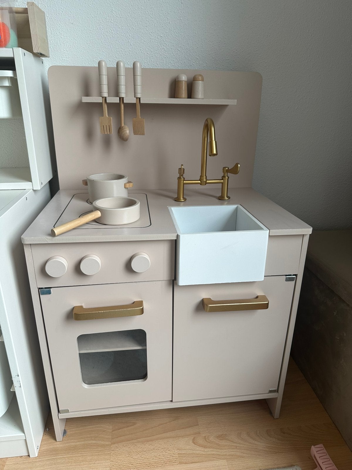 Petit Amelie houten speelkeuken roze, Kinderen en Baby's, Speelgoed | Speelkeukens, Ophalen, Zo goed als nieuw, Hout, Speelkeuken