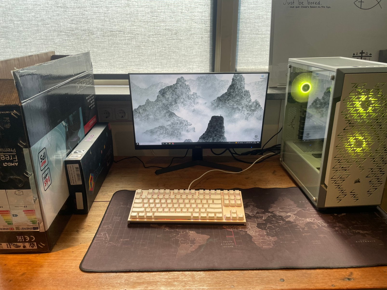 Full Set-Up | Desktop PC + Monitor + Keyboard, Computers en Software, Desktop Pc's, Zo goed als nieuw, 3 tot 4 Ghz, HDD, SSD, 16 GB