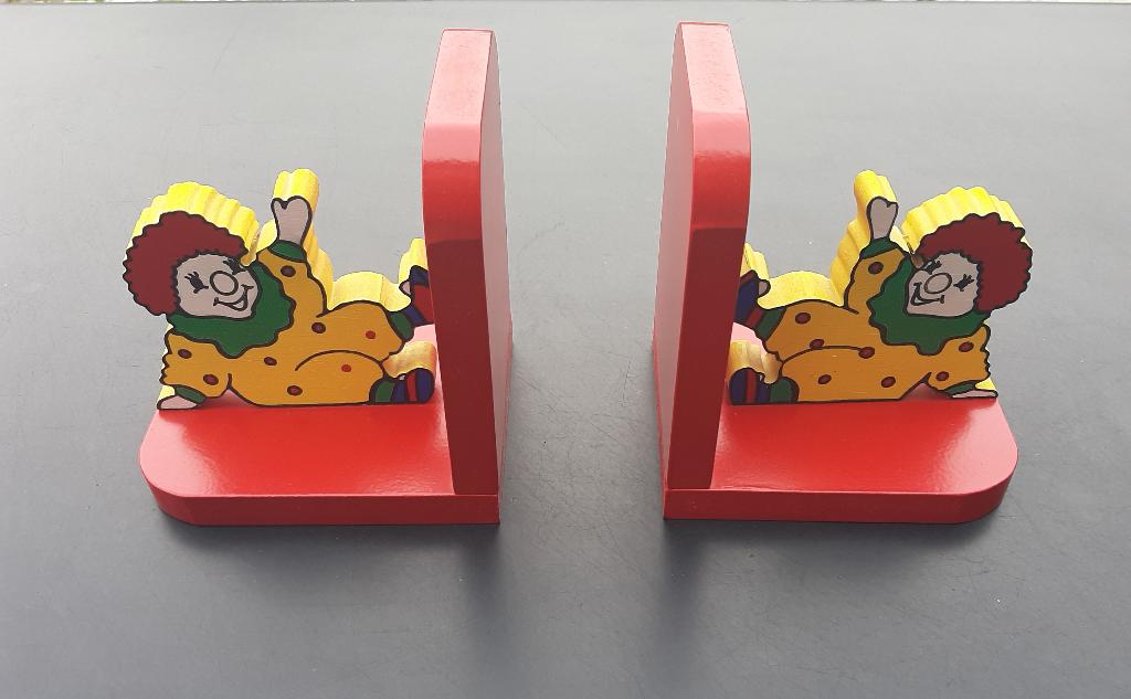 Vintage Set Houten Boekensteunen Clown kleurrijk Rood-Geel, Ophalen, Zo goed als nieuw