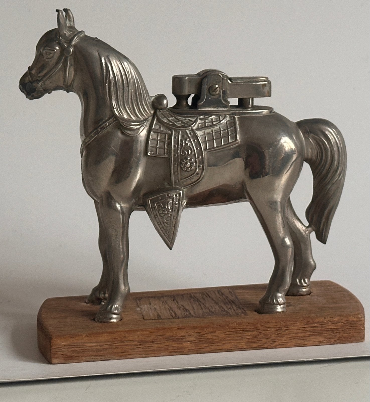 Vintage aansteker paard op houten voet, Ophalen, Gebruikt, Aansteker