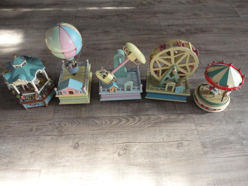 VERZAMELING VINTAGE SPEELDOOSJES/MUZIEKDOZEN/ENESCO, Verzamelen, Ophalen of Verzenden, Zo goed als nieuw