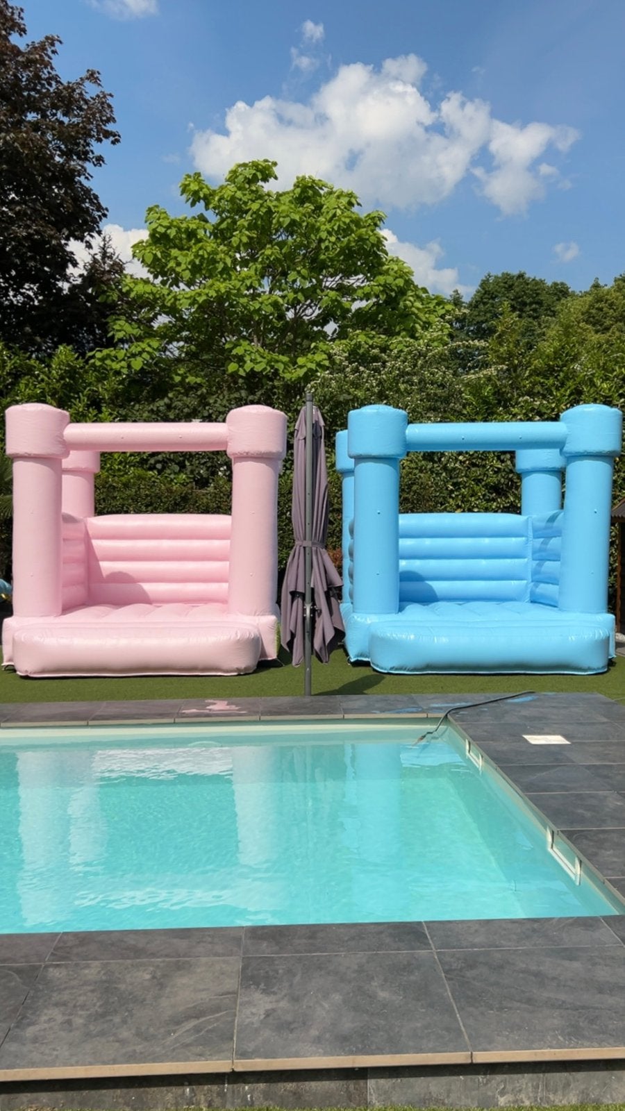 Roze en blauw springkussen 3x3 gender reveal softplay, Hobby en Vrije tijd, Feestartikelen | Verhuur, Ophalen, Zo goed als nieuw
