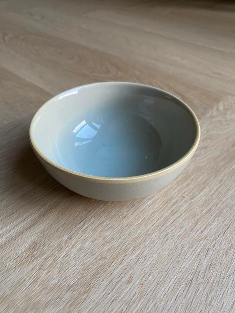 Klein keramiek groen shaaltje - Linda loves, Huis en Inrichting, Keuken | Servies, Ophalen, Keramiek, Nieuw, Schaal of Schalen