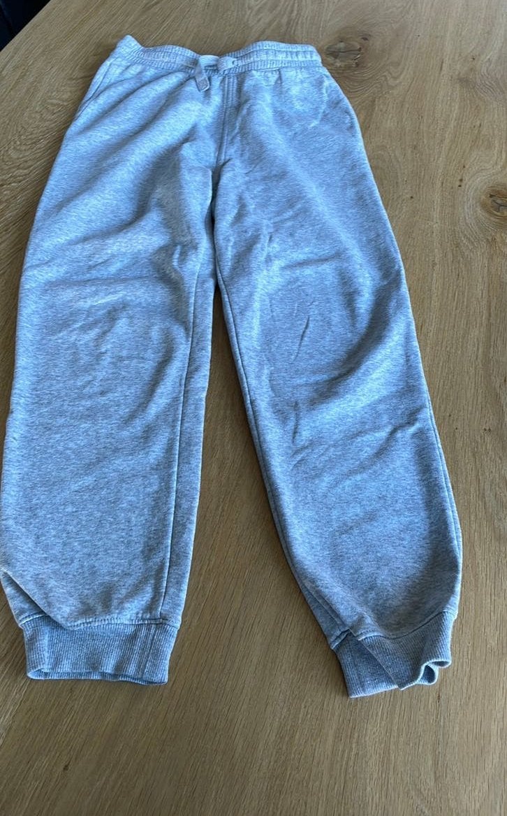 H&M joggingbroek basic lichtgrijs maat 170 164 zgan, Kleding | Dames, Ophalen of Verzenden, Zo goed als nieuw, Maat 34 (XS) of kleiner