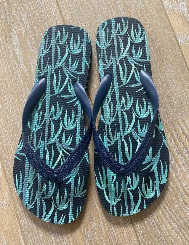 H&M Slippers maat 43-44, blauw en groen, nieuw, Slippers, Overige kleuren, Nieuw, Ophalen of Verzenden