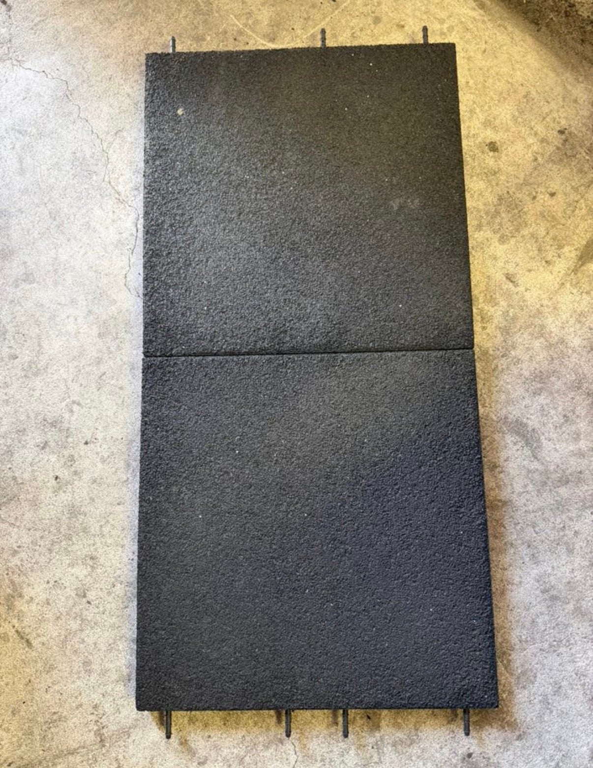 Rubberen tegels 50x50x4,5 speeltoestel stal dak ruim 50m2, Ophalen, Rubber, Zo goed als nieuw, 10 m² of meer