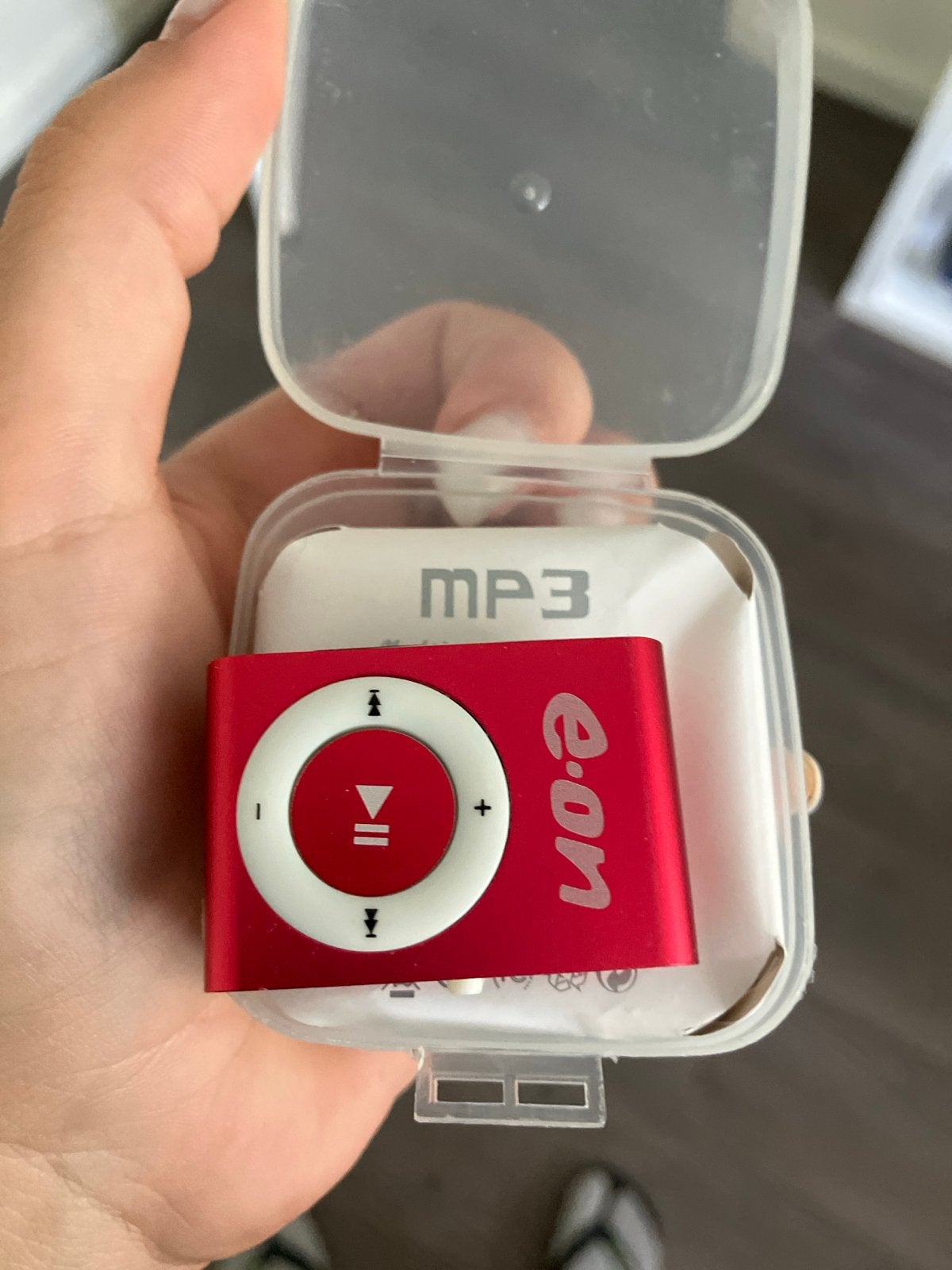 E-on MP3-speler rood - Compact en draagbaar, Ophalen of Verzenden, Gebruikt, Overige merken, Minder dan 2 GB