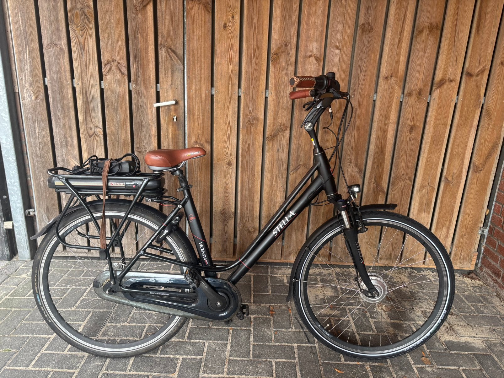 28 inch | stella vicenza nero | H54 | 8 versnellingen, 53 tot 56 cm, Versnellingen, Zo goed als nieuw, Ophalen