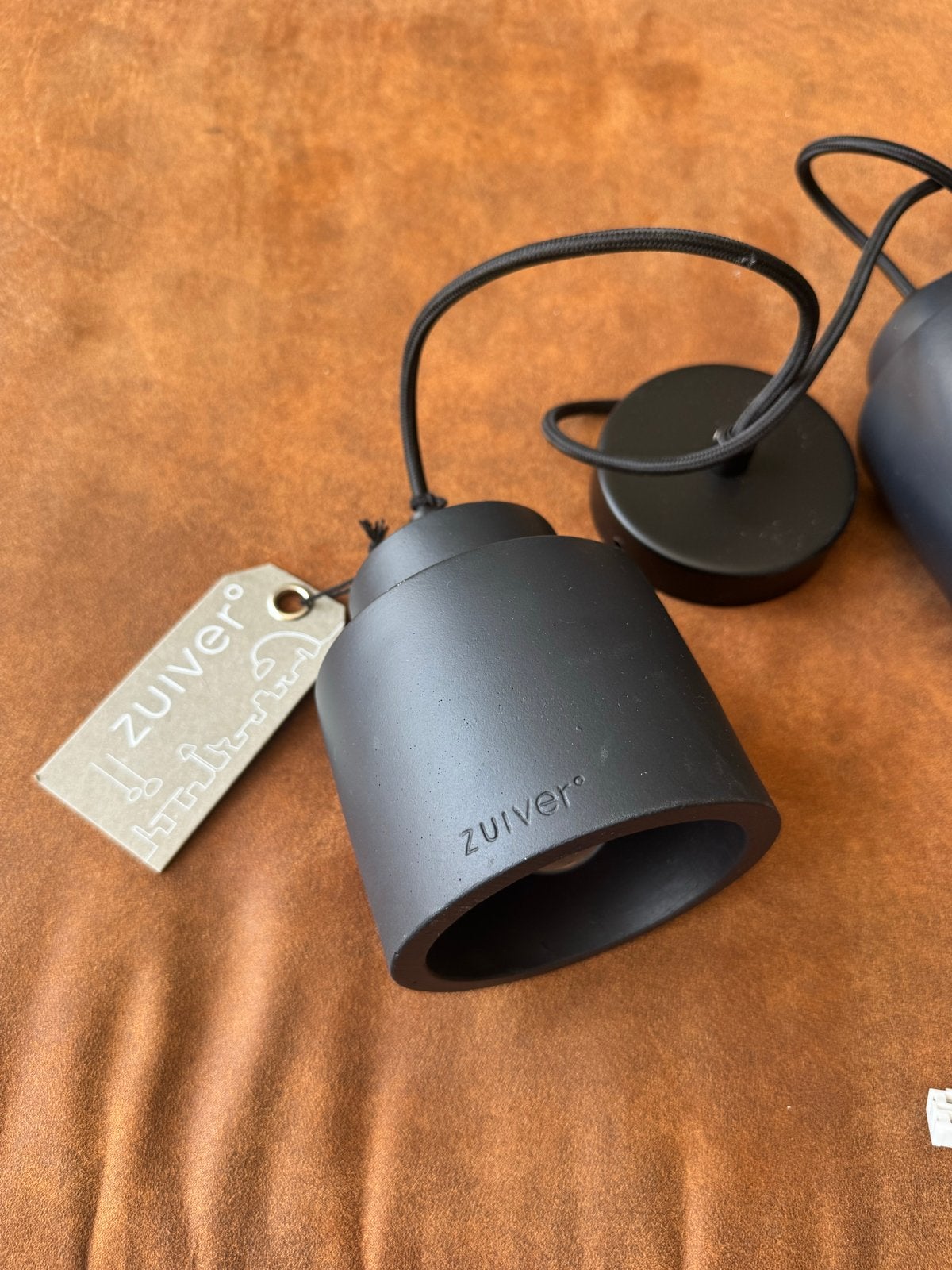 Zuiver ‘left’ hanglampen, zwart, set van 2, Huis en Inrichting, Lampen | Hanglampen, Zo goed als nieuw, 75 cm of meer, Overige materialen