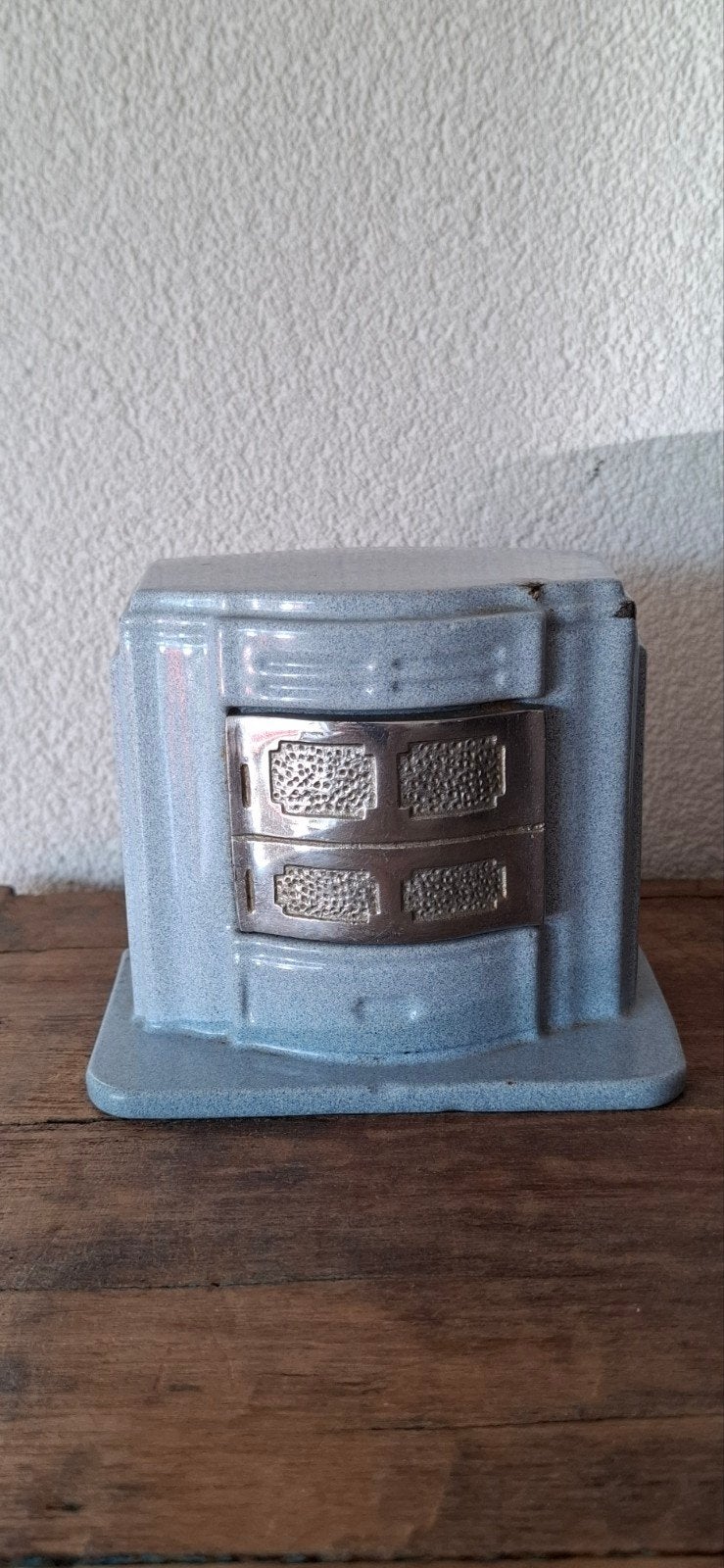 Brocante Emaille spaarpot, Verzamelen, Spaarpotten, Ophalen of Verzenden, Gebruikt, Metaal of Blik, Overige thema's