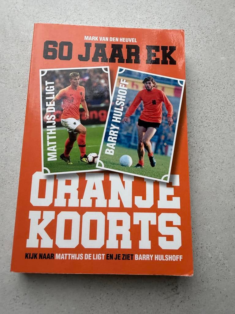 Oranjekoorts 60 jaar EK, Ophalen of Verzenden, Gelezen, Overige sporten