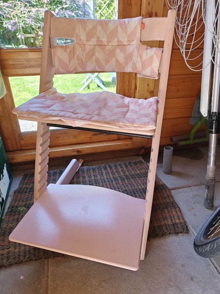 Stokke Tripp Trapp stoel met veel accesoires (zacht roze), Kinderen en Baby's, Kinderstoelen, Ophalen, Gebruikt, Meegroeistoel