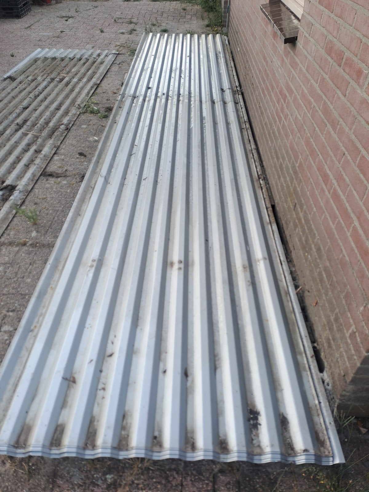 Lichtgrijze damwandplaten/ dakplaten/ wandplaten (16 stuks), Gebruikt, 15 m² of meer, Metaal, Grijs