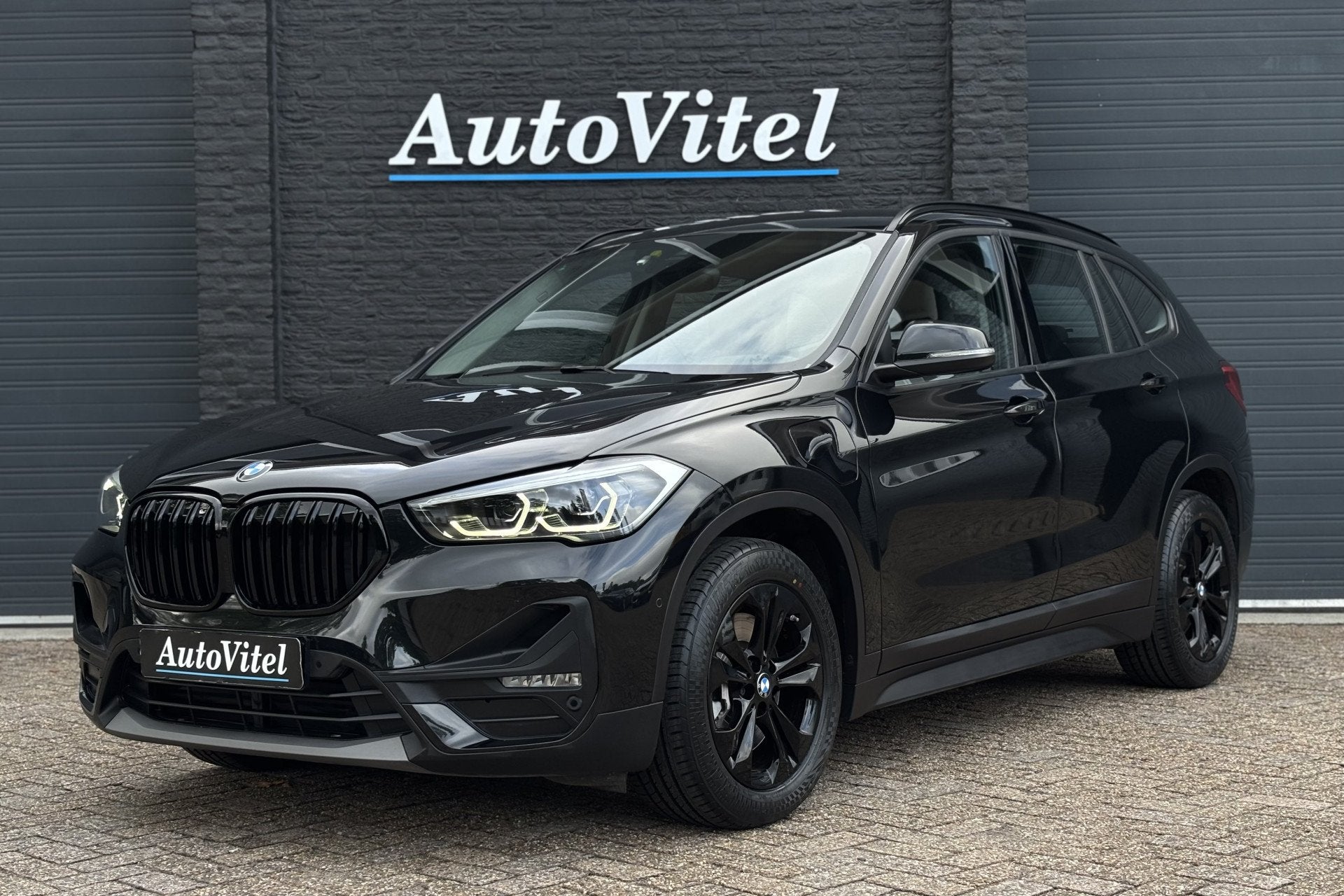 BMW X1 xDrive25e | Elektrische Klep | PDC V + A | LED | Appl, Auto's, BMW, Stof, Gebruikt, 95 pk, Zwart