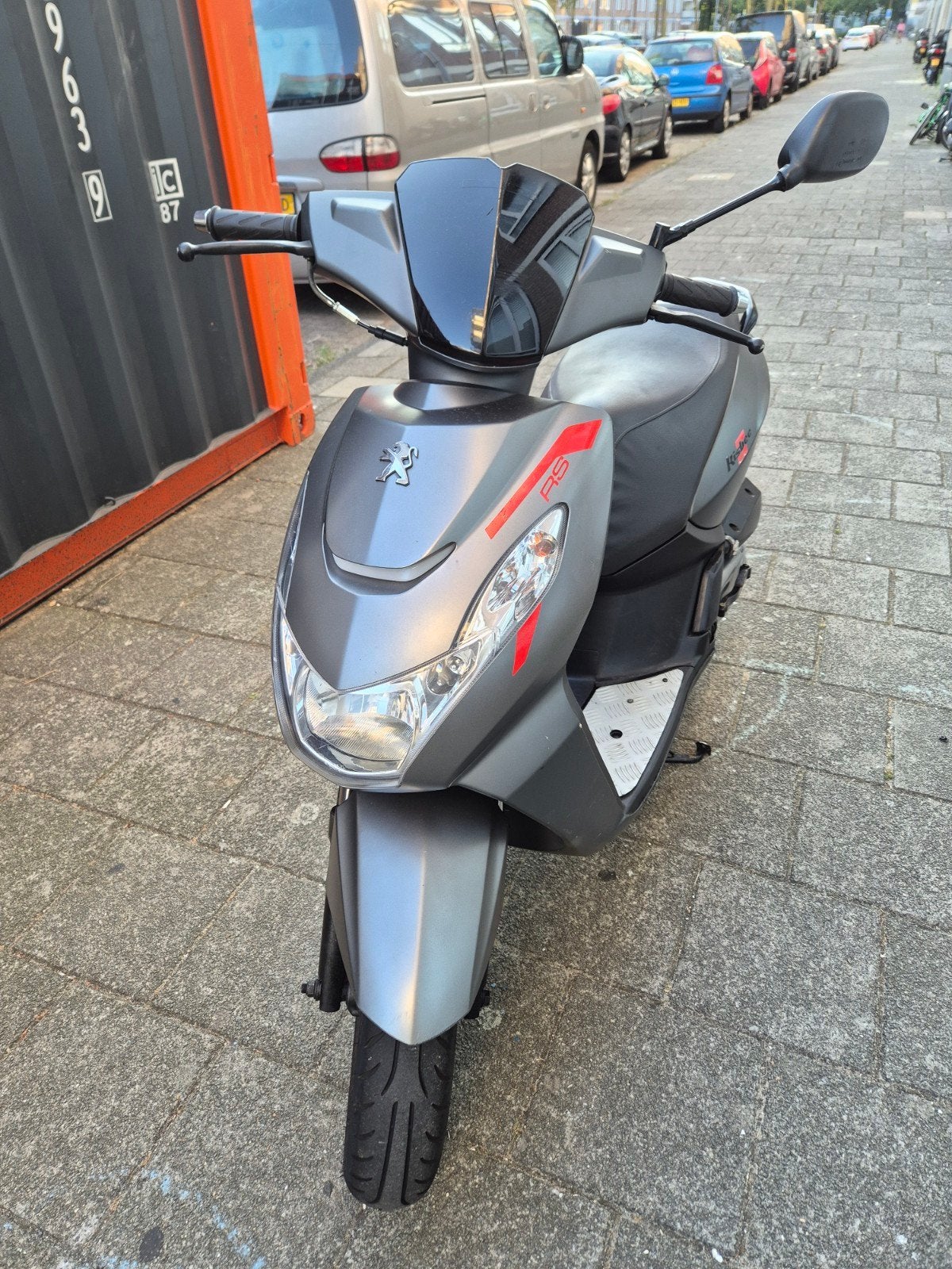 Scooter peugeot kisbee bj 2018 GEEL KENTEKEN, Fietsen en Brommers, Scooters | Peugeot, Ophalen of Verzenden, Zo goed als nieuw