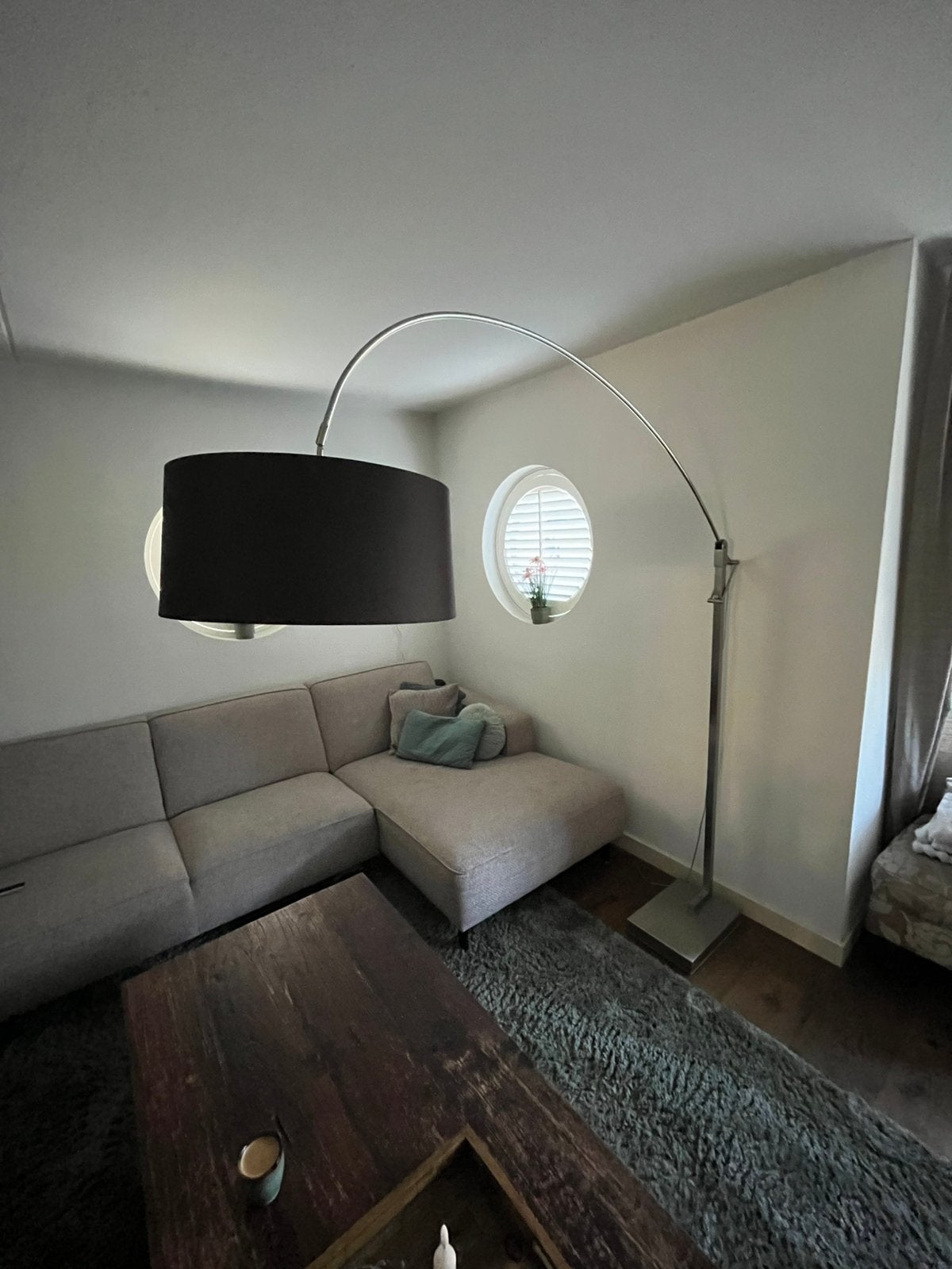 Mooie booglamp, zwarte kap, Ophalen, Zo goed als nieuw, 150 tot 200 cm