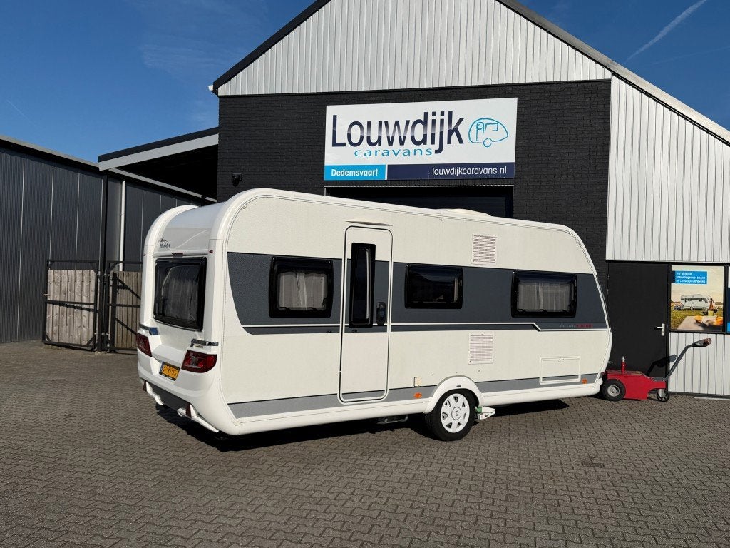 Foto 2 van HOBBY De Luxe 495 UL ’20 (Mover, Airco)