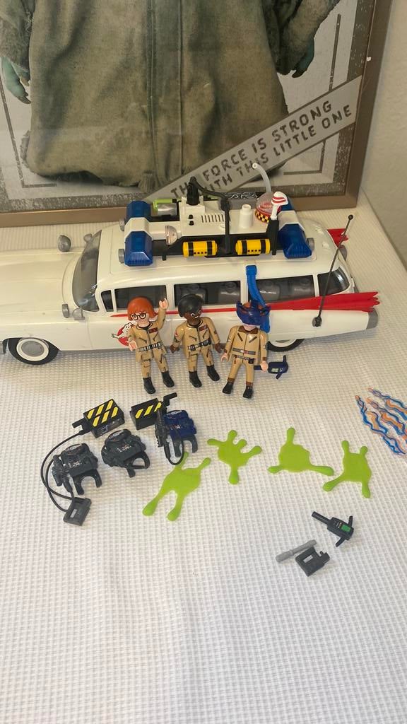 Nice ghost busted car and figures, Ophalen of Verzenden, Zo goed als nieuw