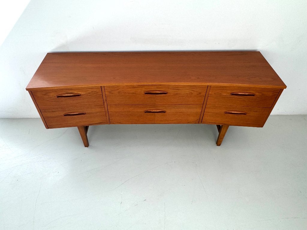 Vintage dressoir Jentique, 150 tot 200 cm, Teakhout, Ophalen of Verzenden, Zo goed als nieuw