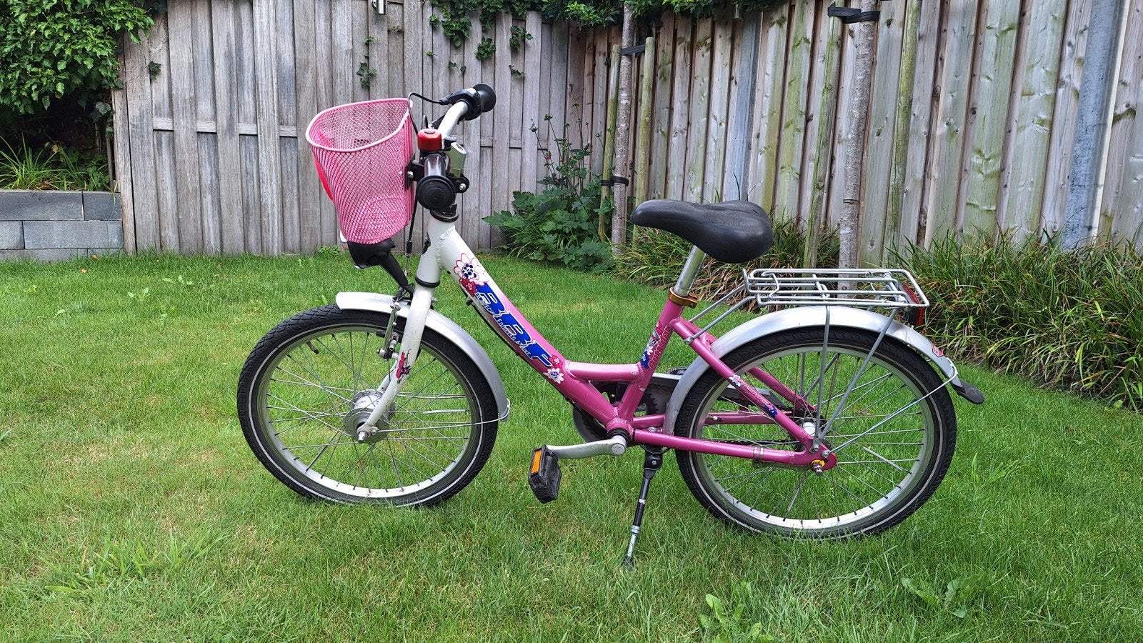 Roze kinderfiets, alles werkt prima., Ophalen, Gebruikt, BBF, Terugtraprem