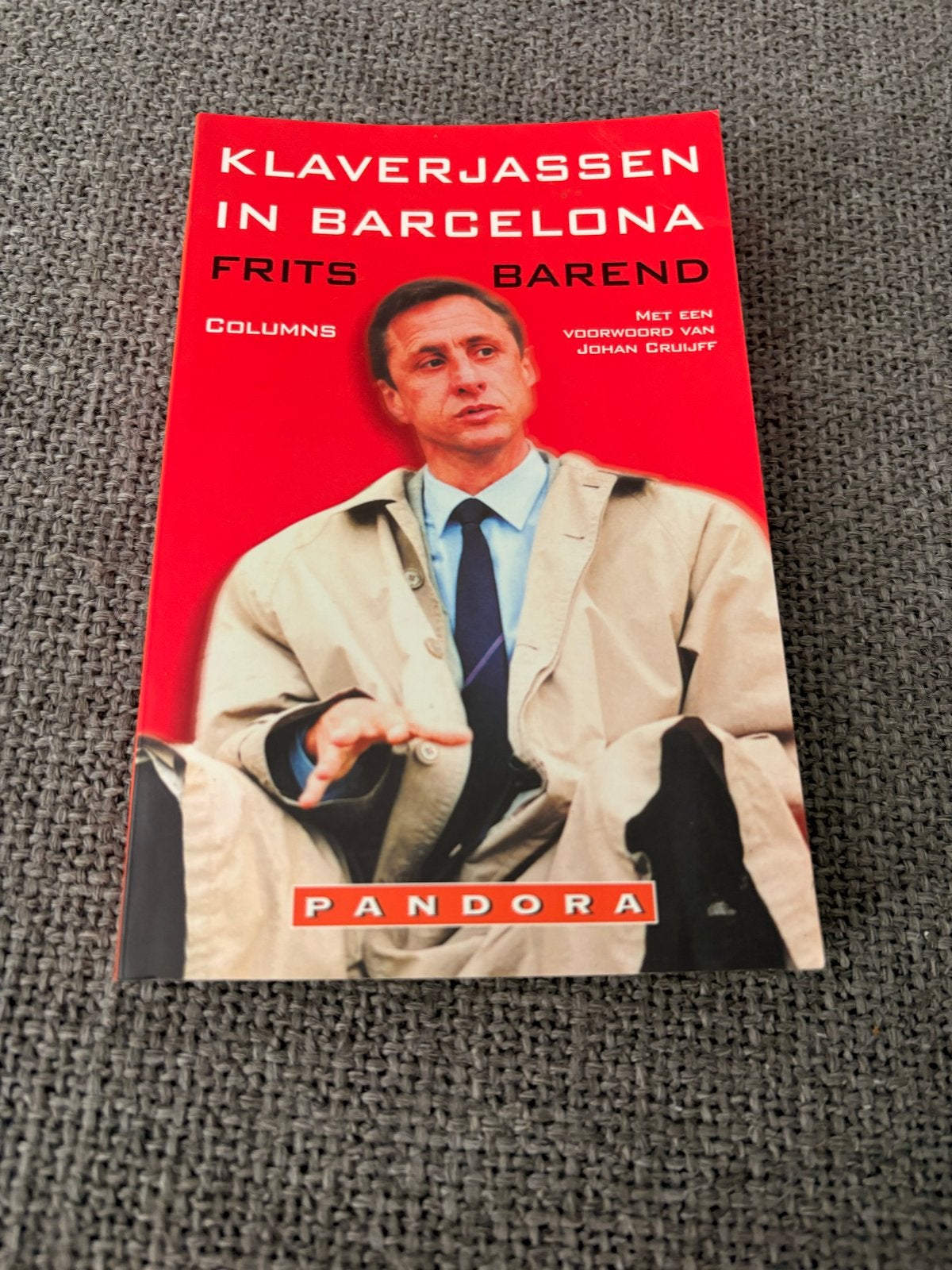 Klaverjassen in Barcelona - Frits Barend (Columns), Ophalen of Verzenden, Gelezen, Nederland