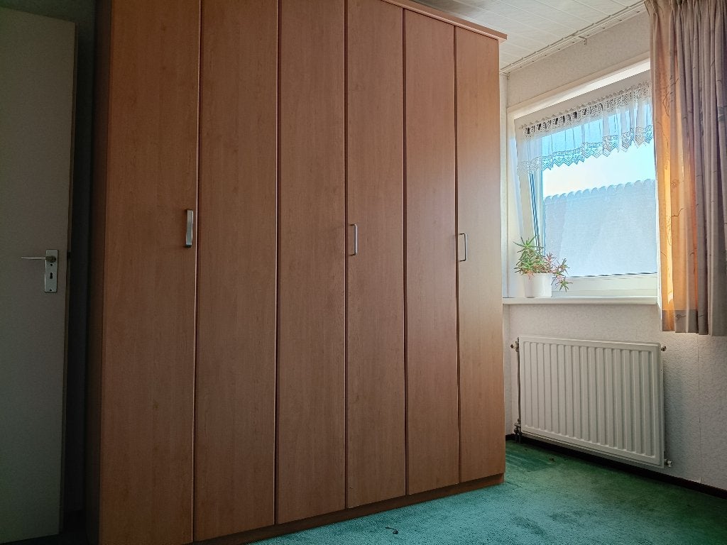 Kast, Ophalen, Gebruikt, Met plank(en), 150 tot 200 cm