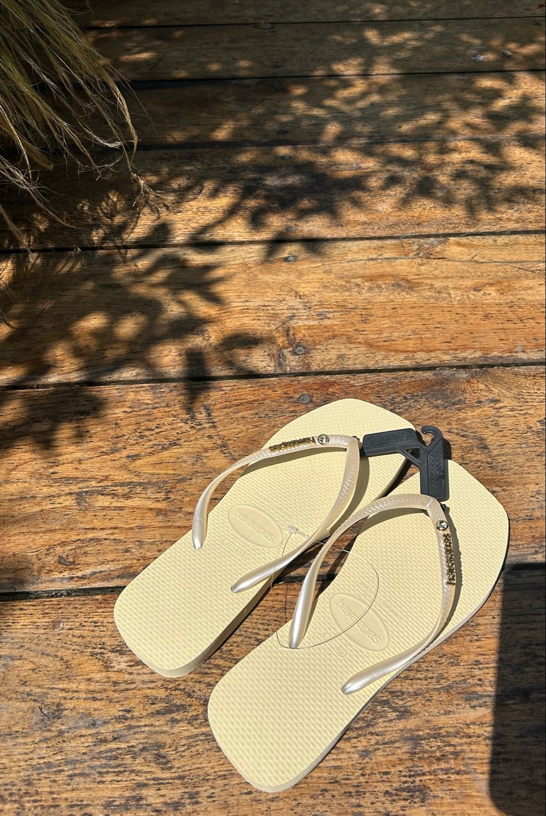 Nieuwe Havaianas Slim Metallic lichtgele Slippers Maat 39-40, Ophalen of Verzenden, Nieuw, Geel, Slippers