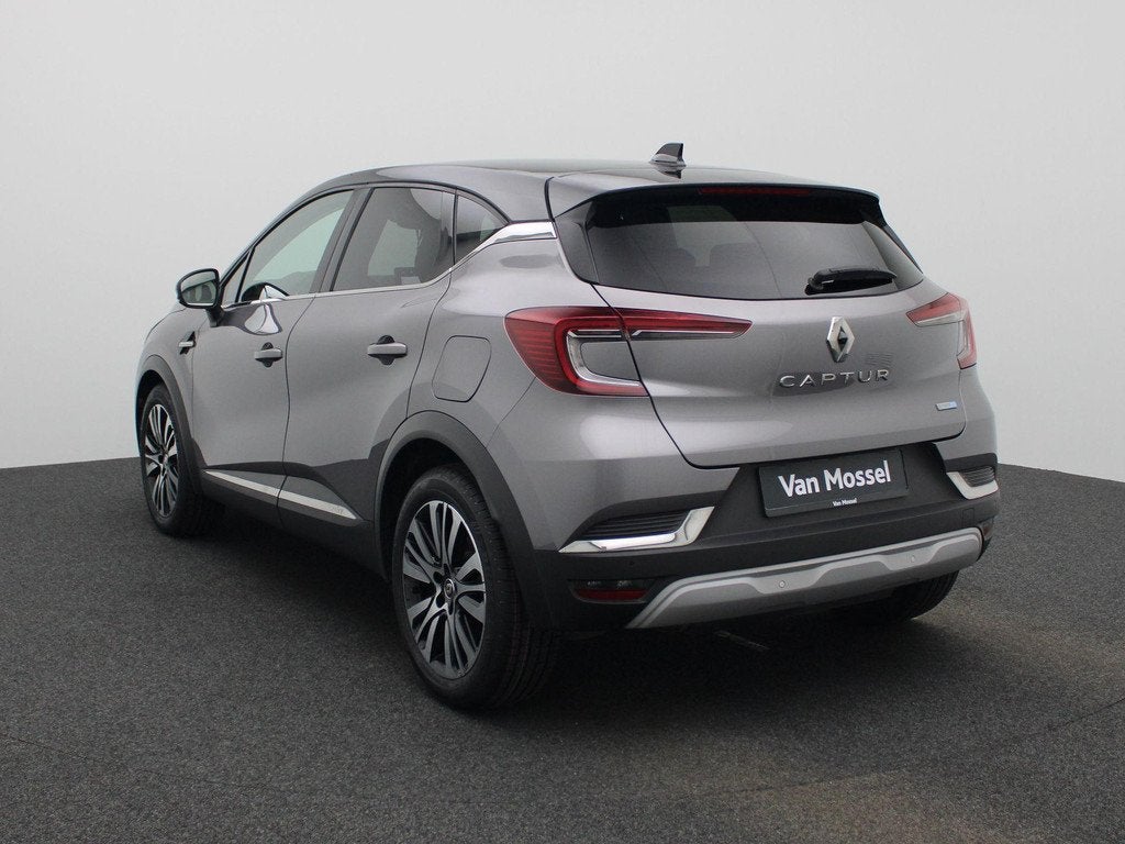 Renault Captur 1.6 E-Tech Plug-in Hybrid 160 Initiale Paris, 77 km/l, Gebruikt, 4 cilinders, Leder
