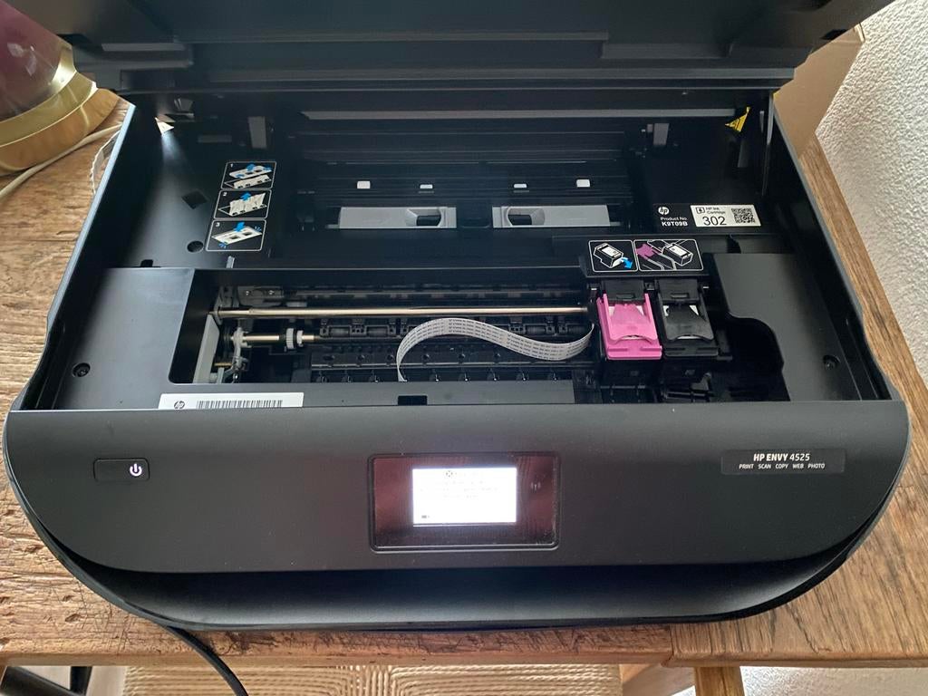 HP ENVY 4525 All-in-One printer met nieuwe cartridges, Inkjetprinter, All-in-one, Zo goed als nieuw, Scannen