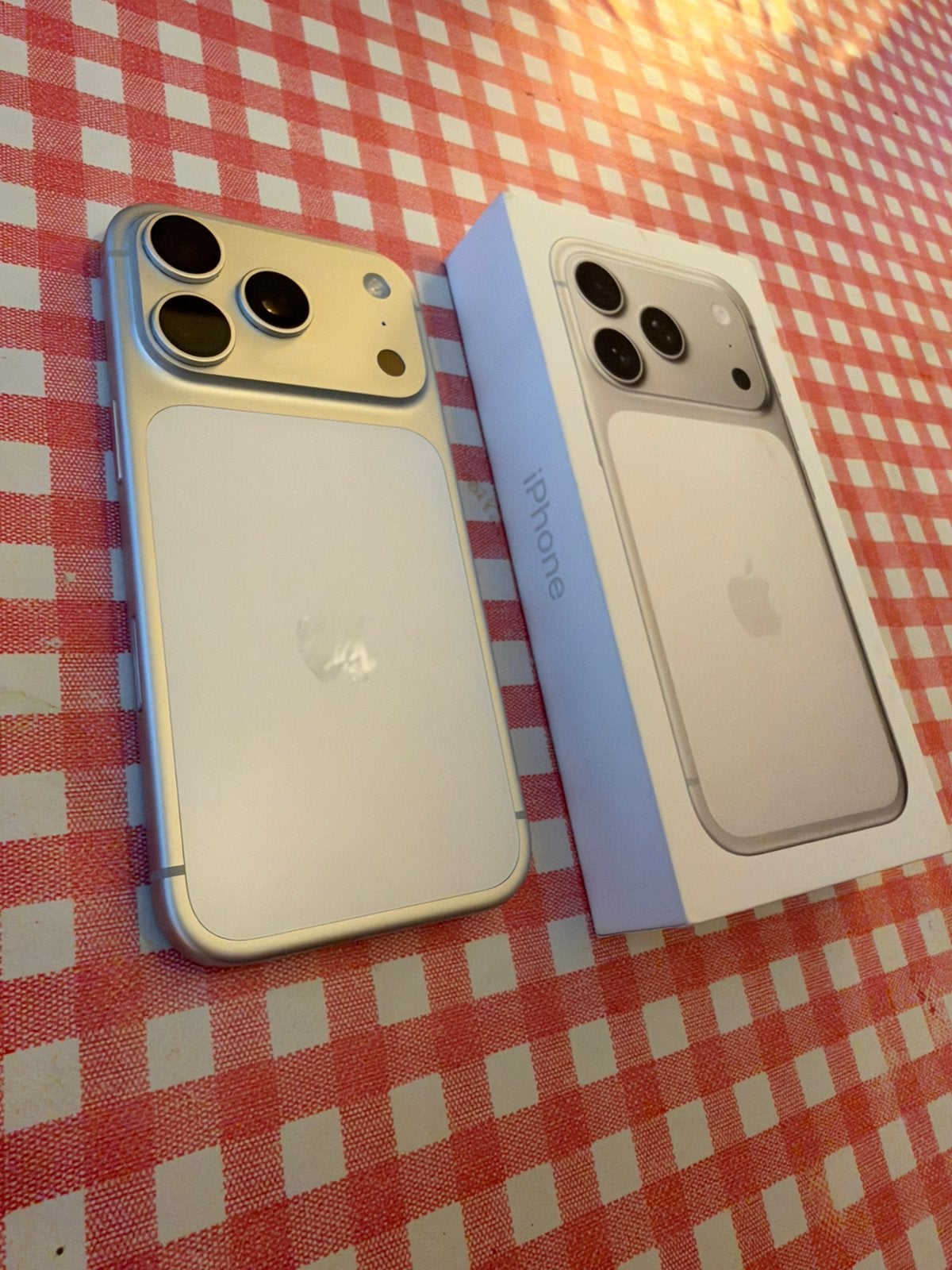 Apple Iphone 17 Pro 256GB, Zo goed als nieuw, Zonder simlock, Grijs, 93 %