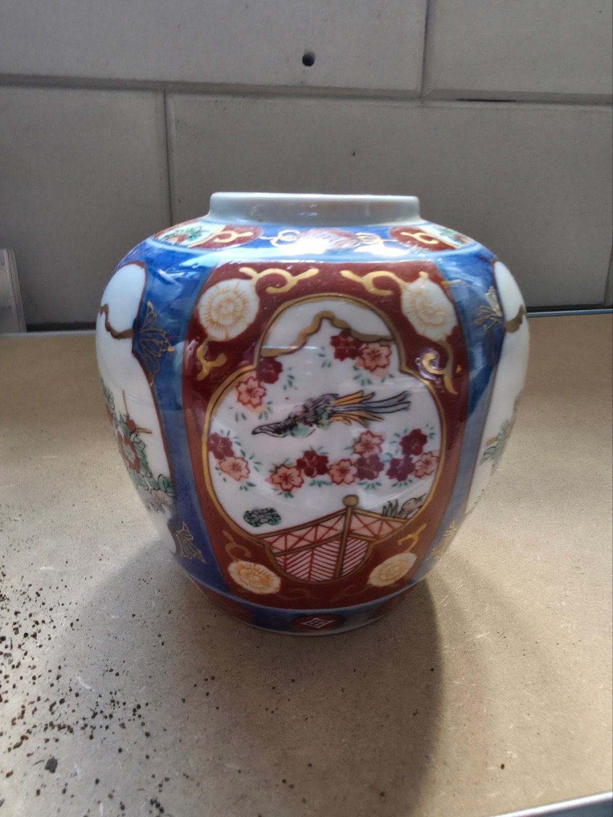 Antieke Japanse Imari stijl vaas met vogeldecoratie, Ophalen of Verzenden