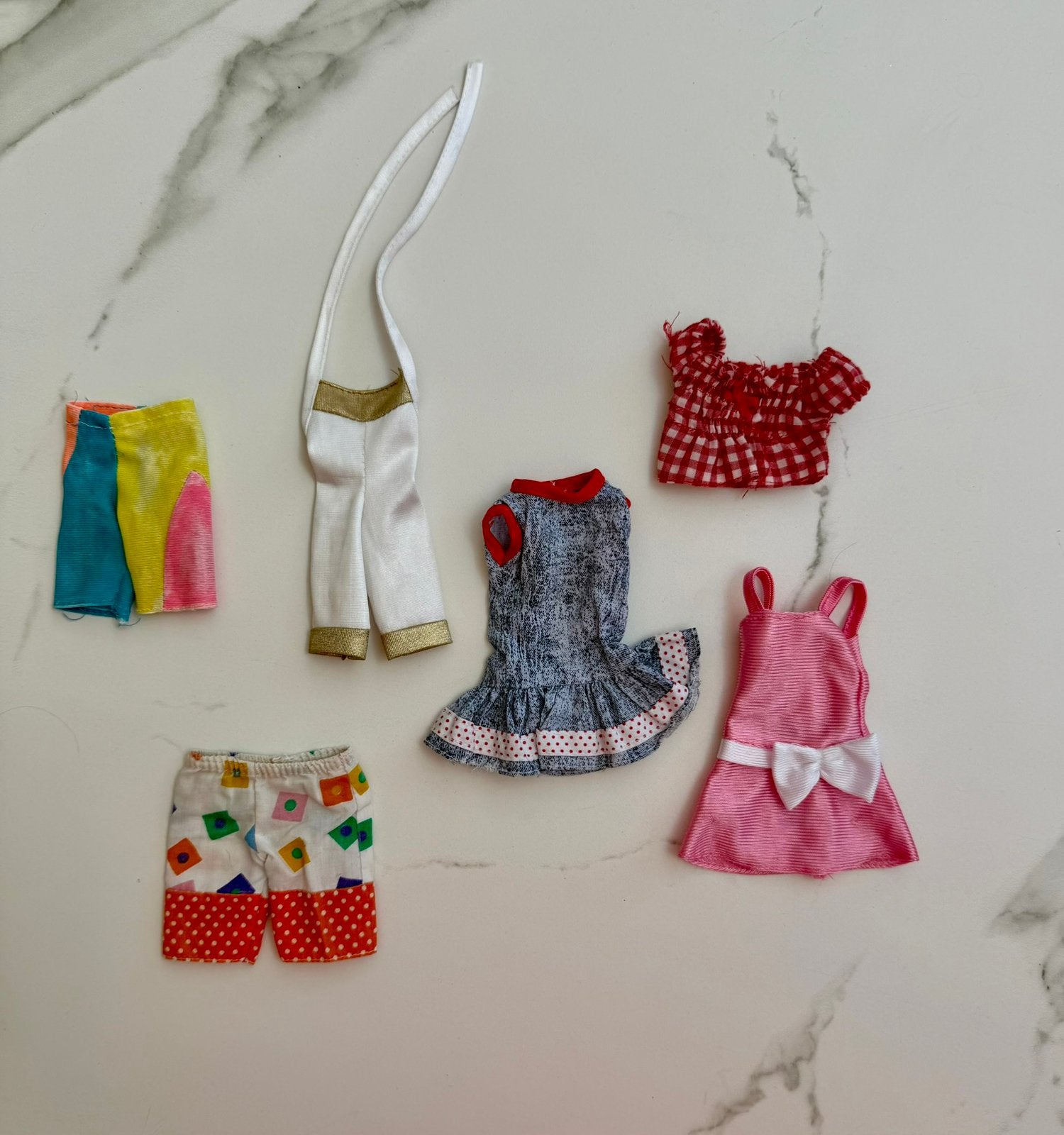 VINTAGE Barbie kleding, Ophalen of Verzenden, Zo goed als nieuw, Kleertjes