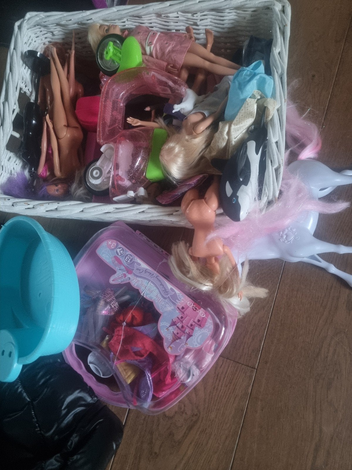 Grote verzameling Barbie poppen en accessoires, Ophalen, Gebruikt, Barbie