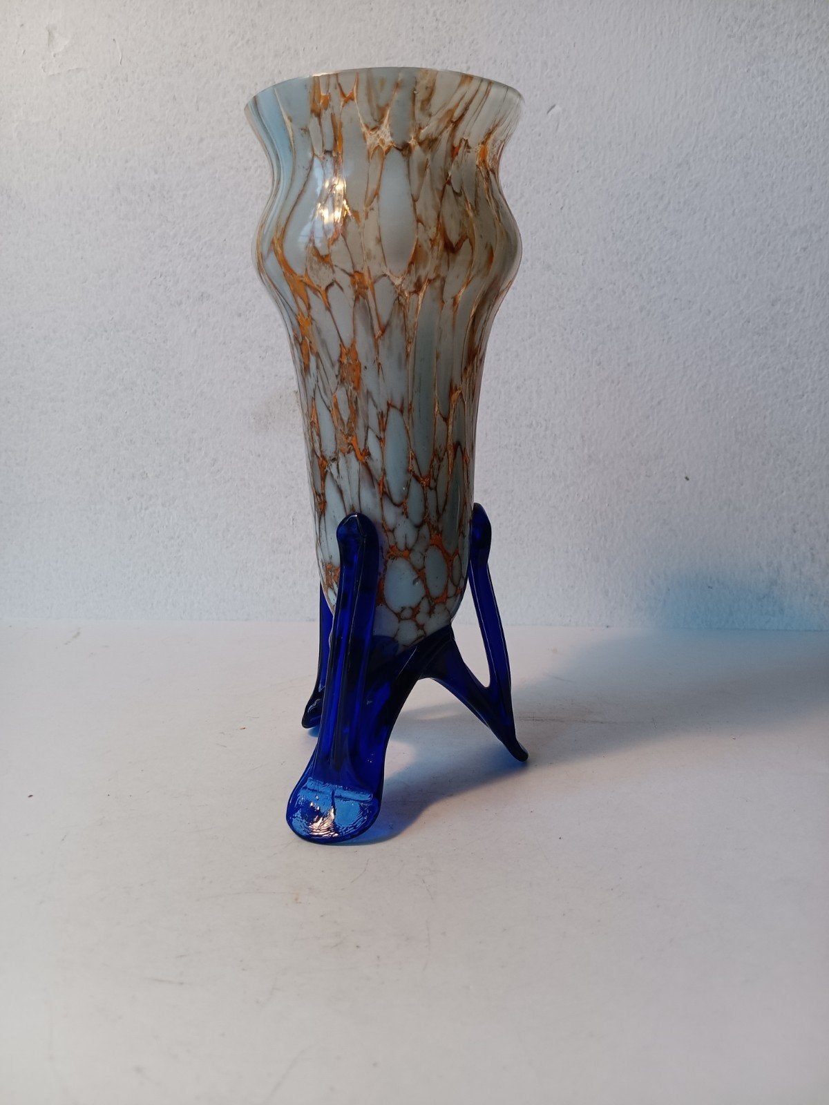 Mid-century Murano Glas Vaas, Kelk, kobaltblauwe voetjes, Ophalen of Verzenden
