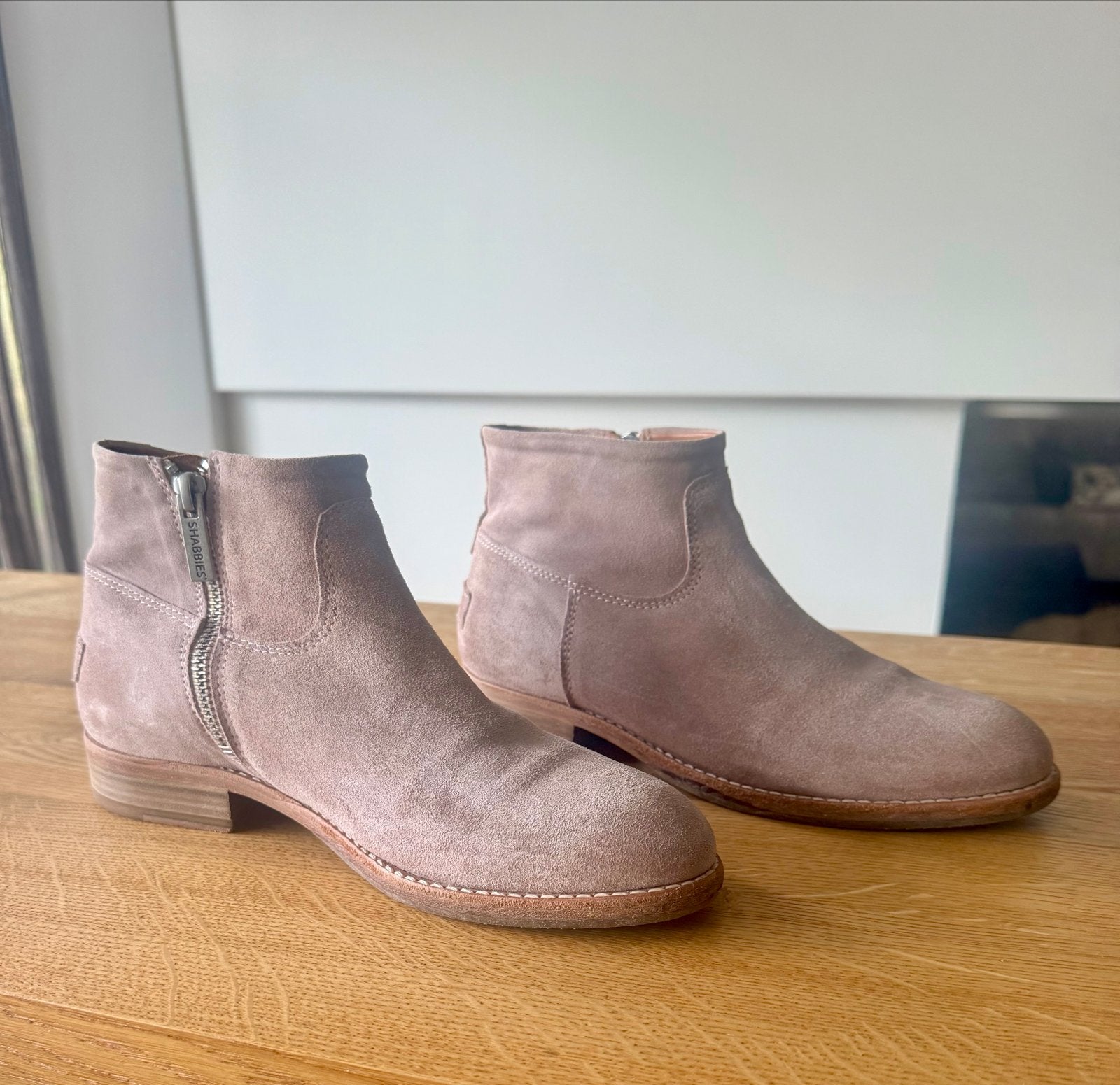 Shabbies poederroze enkellaarsjes maat 38 (valt als 39), Kleding | Dames, Ophalen of Verzenden, Zo goed als nieuw, Roze, Lage of Enkellaarzen