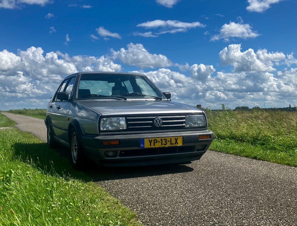 Volkswagen Jetta 1.6 uit 1990 - Unieke auto!, Voorwielaandrijving, Bluetooth, 4 cilinders, Handgeschakeld