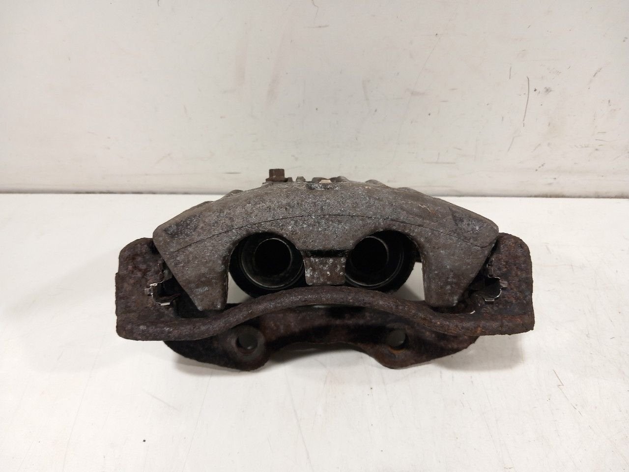 Remklauw links achter Chevrolet Avalanche, Onderdelen@venauto.nl, Van der Ven Autorecycling B.V., Gebruikt, Ettenseweg 76, 4706 PB Roosendaal, The Netherlands