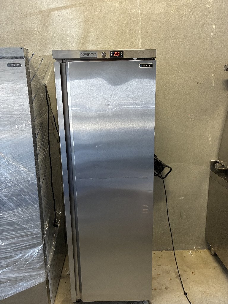 GGM Gastro Koelkast KSS400N, Witgoed en Apparatuur, Koelkasten en IJskasten, Ophalen, Zonder vriesvak, 200 liter of meer, 60 cm of meer
