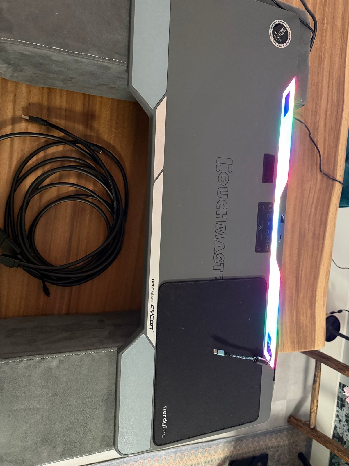 Nerdytec CYCON³ – Couchmaster Gaming Lapdesk met RGB, Ophalen, Zo goed als nieuw, Gaming, SSD