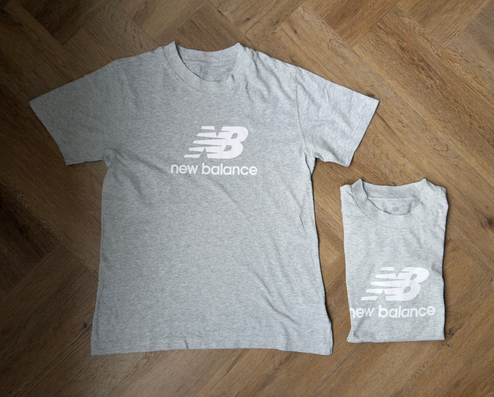 New balance t-shirt - 2 stuks maat S, Ophalen of Verzenden, Zo goed als nieuw, Maat 46 (S) of kleiner, Grijs