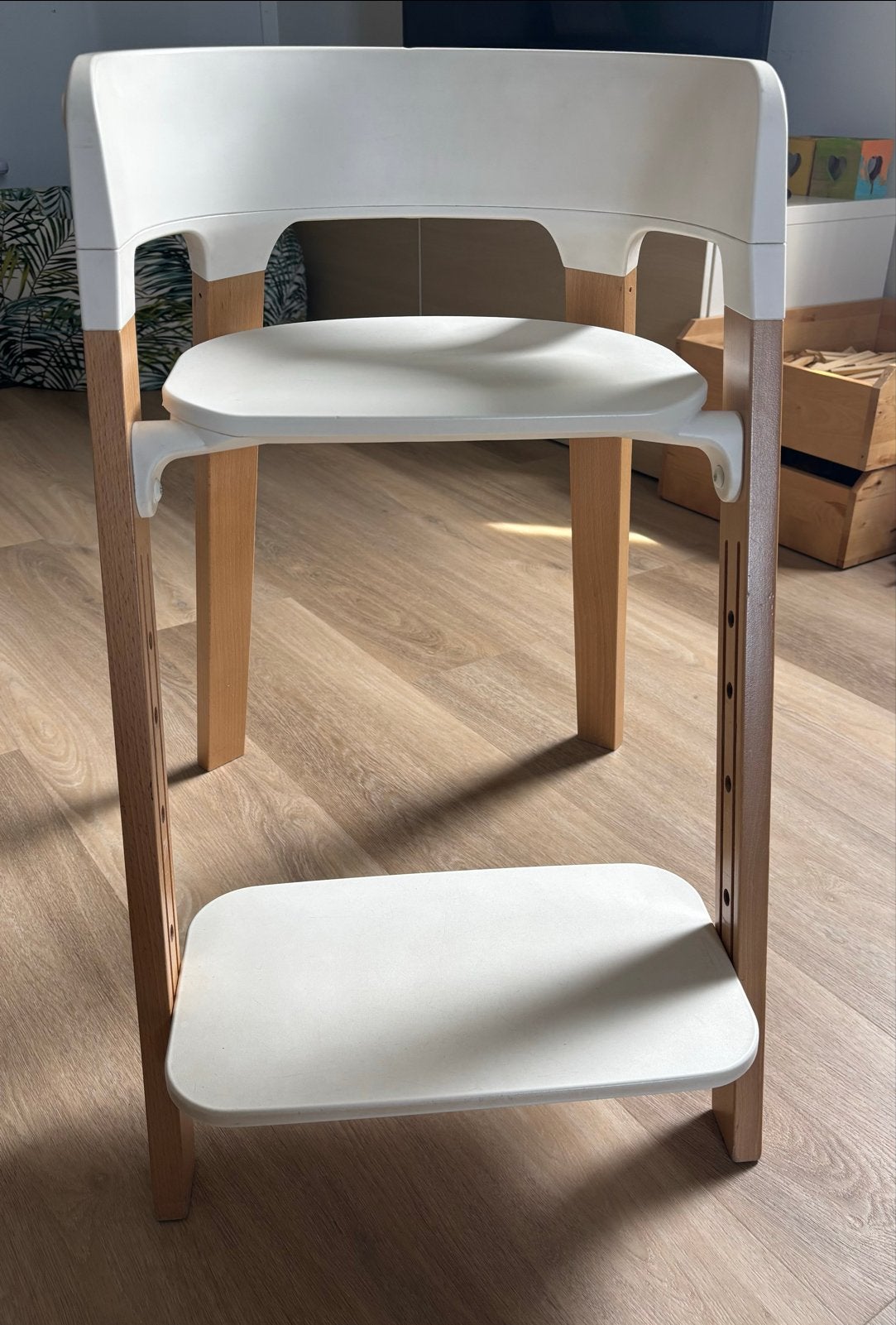 Stokke Steps Meegroeistoel - Wit/Naturel Hout, Kinderen en Baby's, Kinderstoelen, Ophalen, Gebruikt, Meegroeistoel, Aanschuifbaar