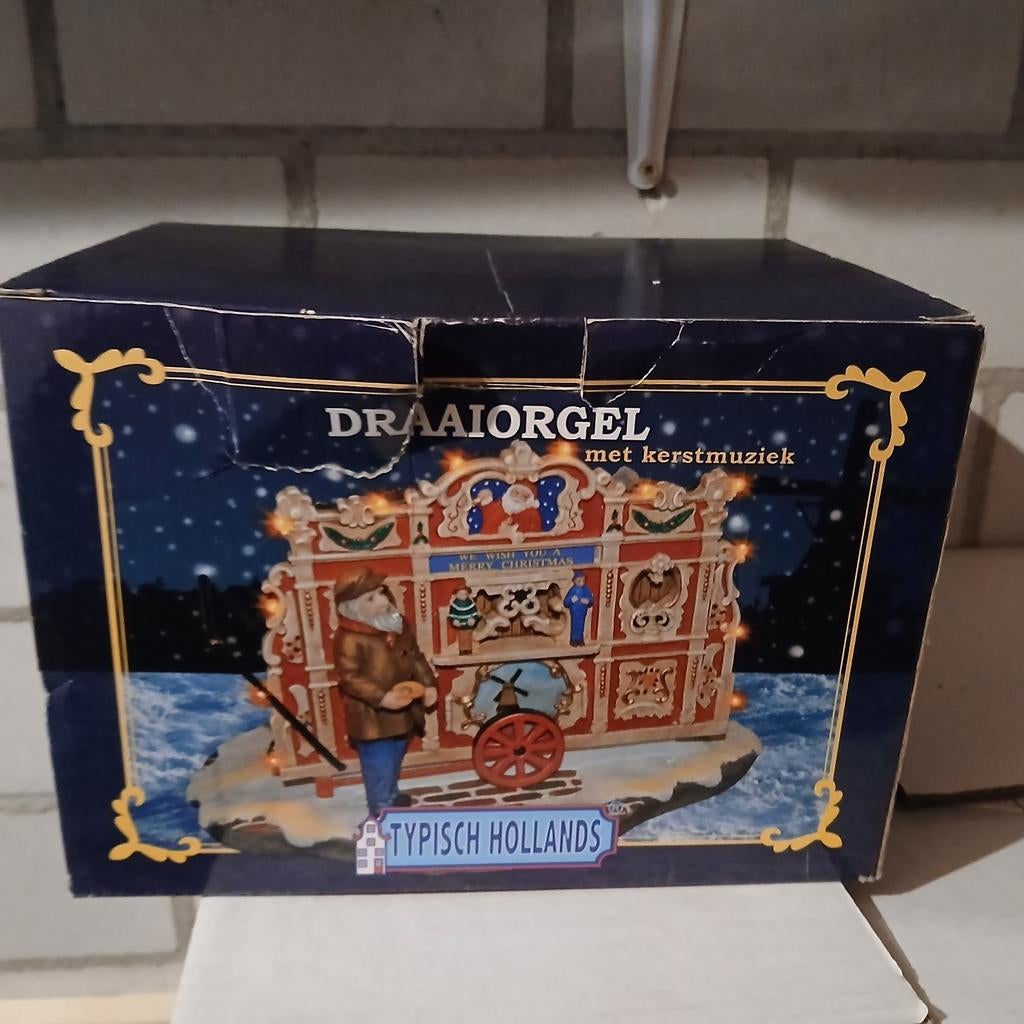 Draaimolen voor kerst, Diversen, Ophalen