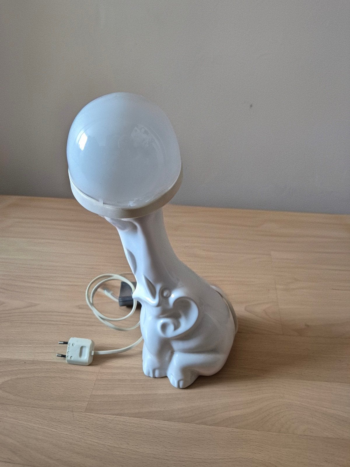 Vintage olifant tafellamp met glazen bol, Ophalen of Verzenden