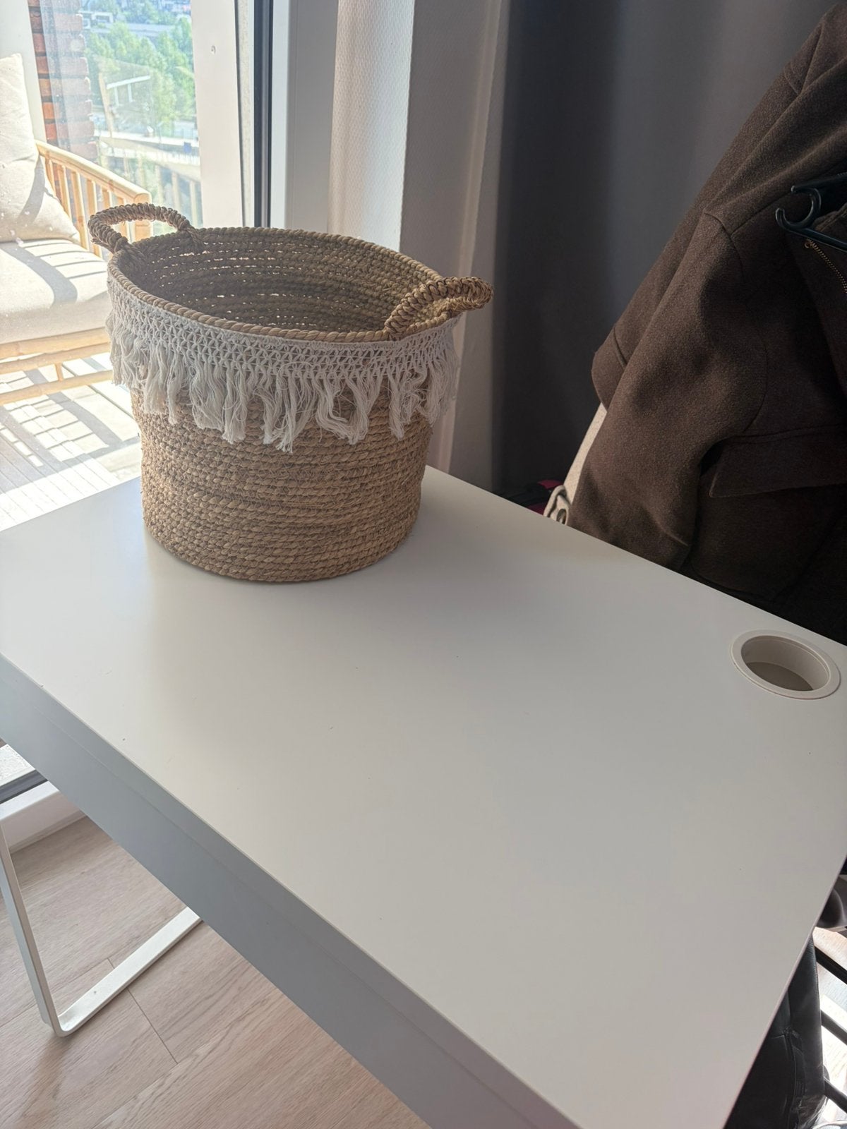 Gratis af te halen bureautje/ make-up tafeltje Ikea, Ophalen, Gebruikt