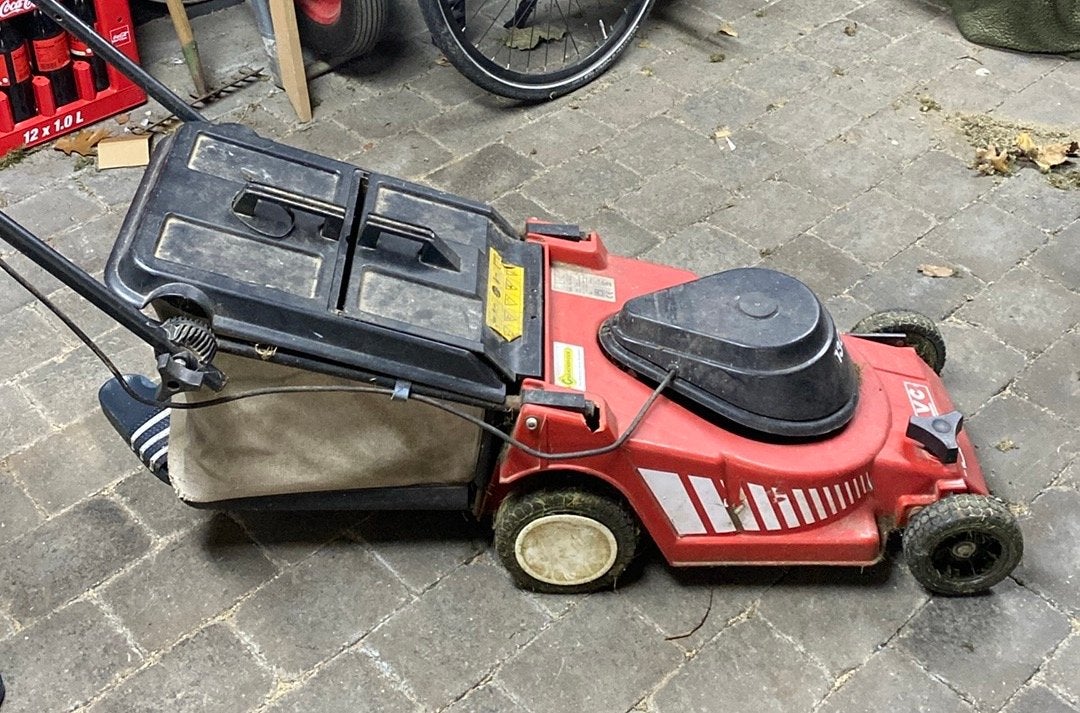 HVC Elektrische Grasmaaier 1300W met Opvangzak, Tuin en Terras, Ophalen, Cirkelmaaier, Gebruikt, Elektrische grasmaaier