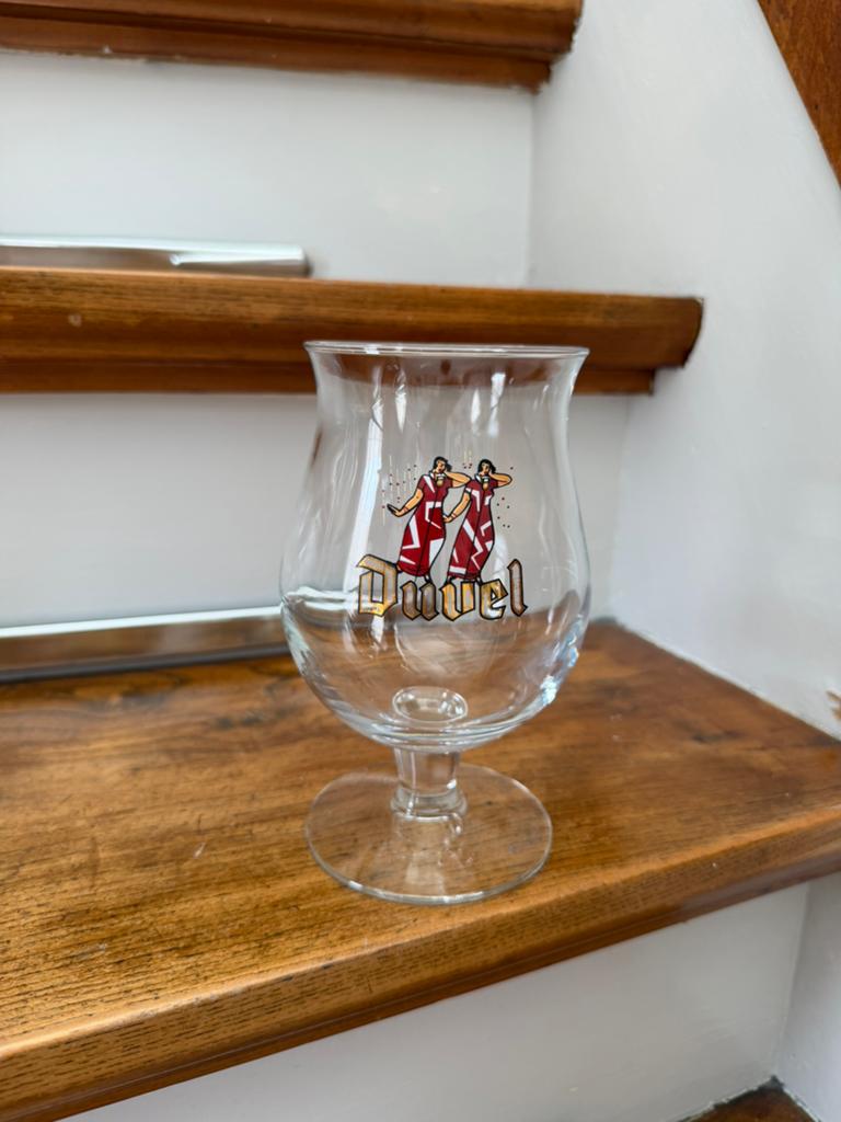 Duvel bierglas dansende dames 2004, Ophalen of Verzenden, Zo goed als nieuw, Glas of Glazen, Duvel