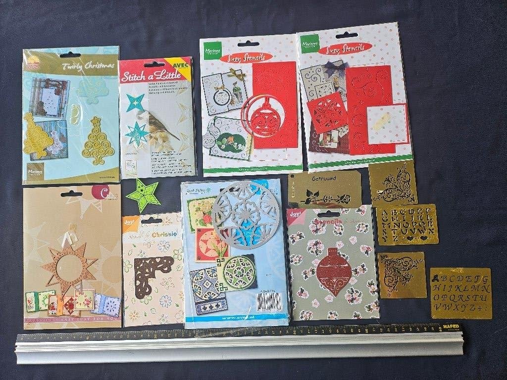 Embossing stencils set 479, Hobby en Vrije tijd, Ophalen of Verzenden, Zo goed als nieuw, Overige thema's, Pons of Mal